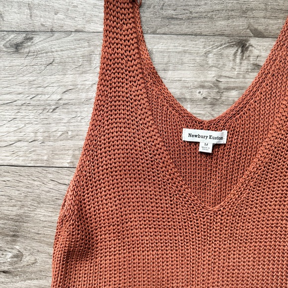 Newbury Kustom Rust Knit V-Neck Top - Picture 2 of 4